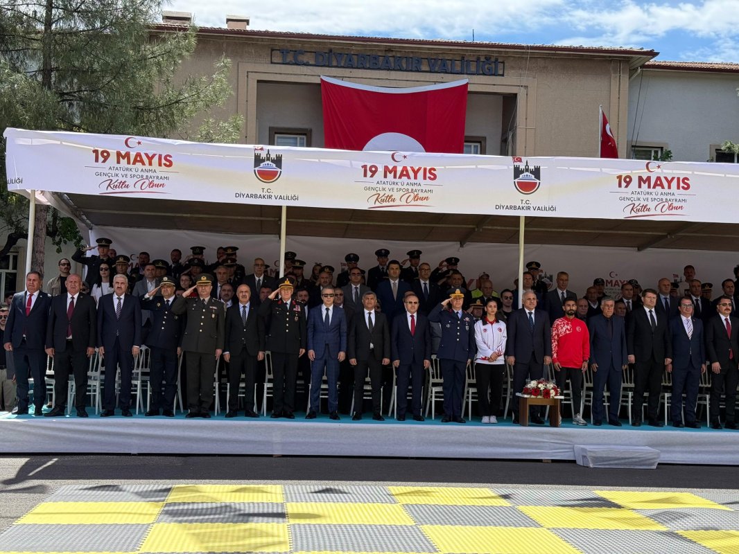 Diyarbakır’da 19 Mayıs Coşkusu: Spor Gösterileri ve Erbana Gösterisi Damga Vurdu