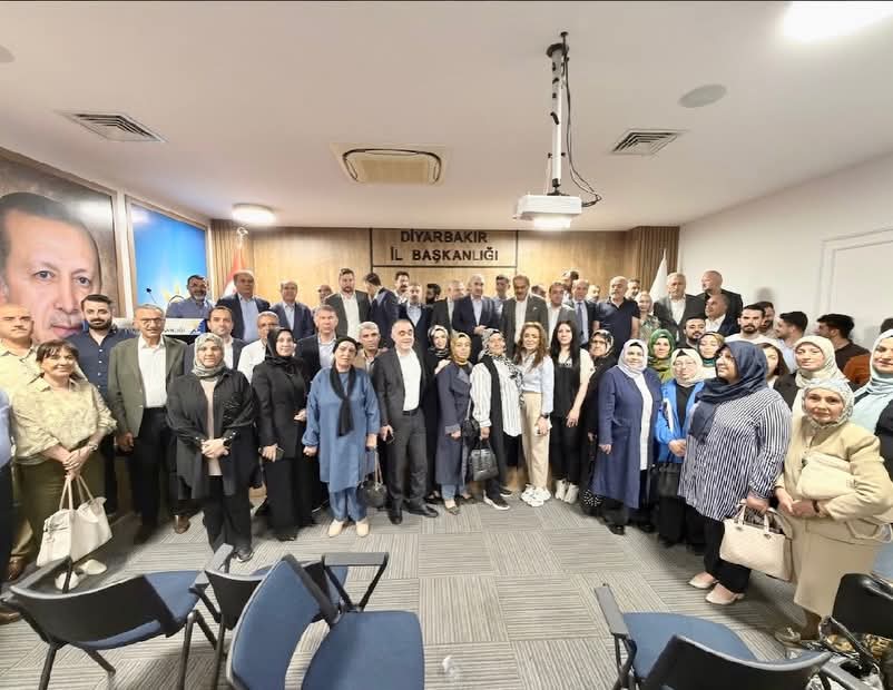 AK Parti Diyarbakır'da Duygusal Veda