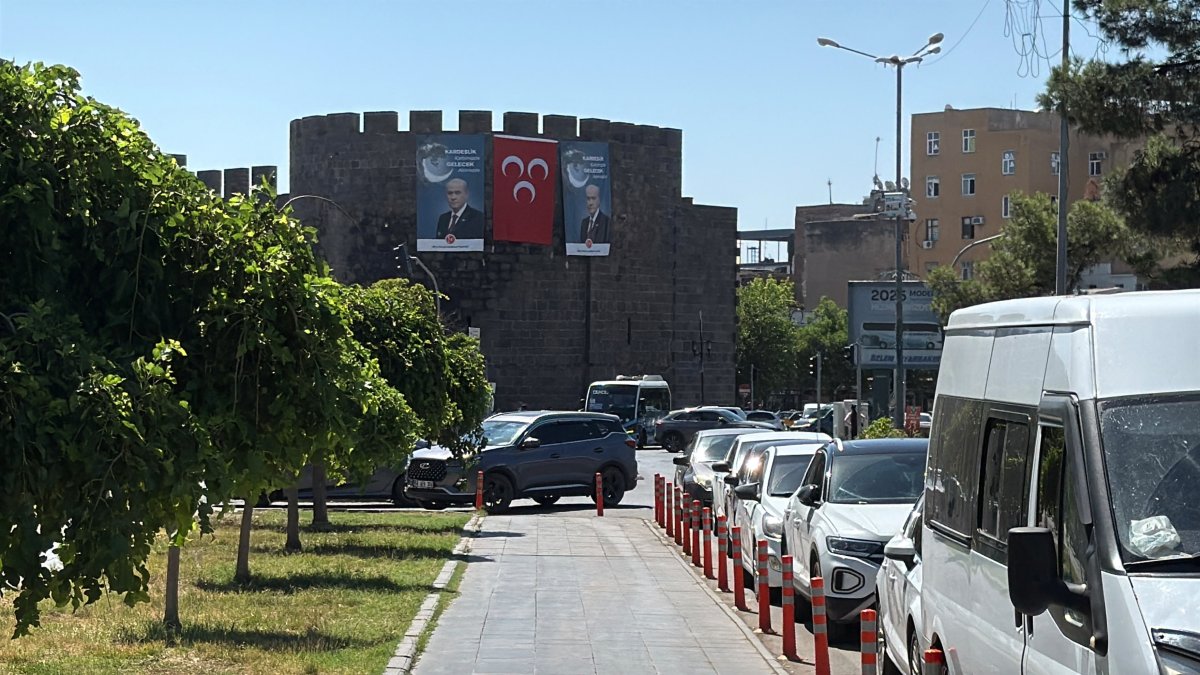 Diyarbakır Surlarında Kardeşlik Mesajı Görsel Bir Simgede Hayat Buldu