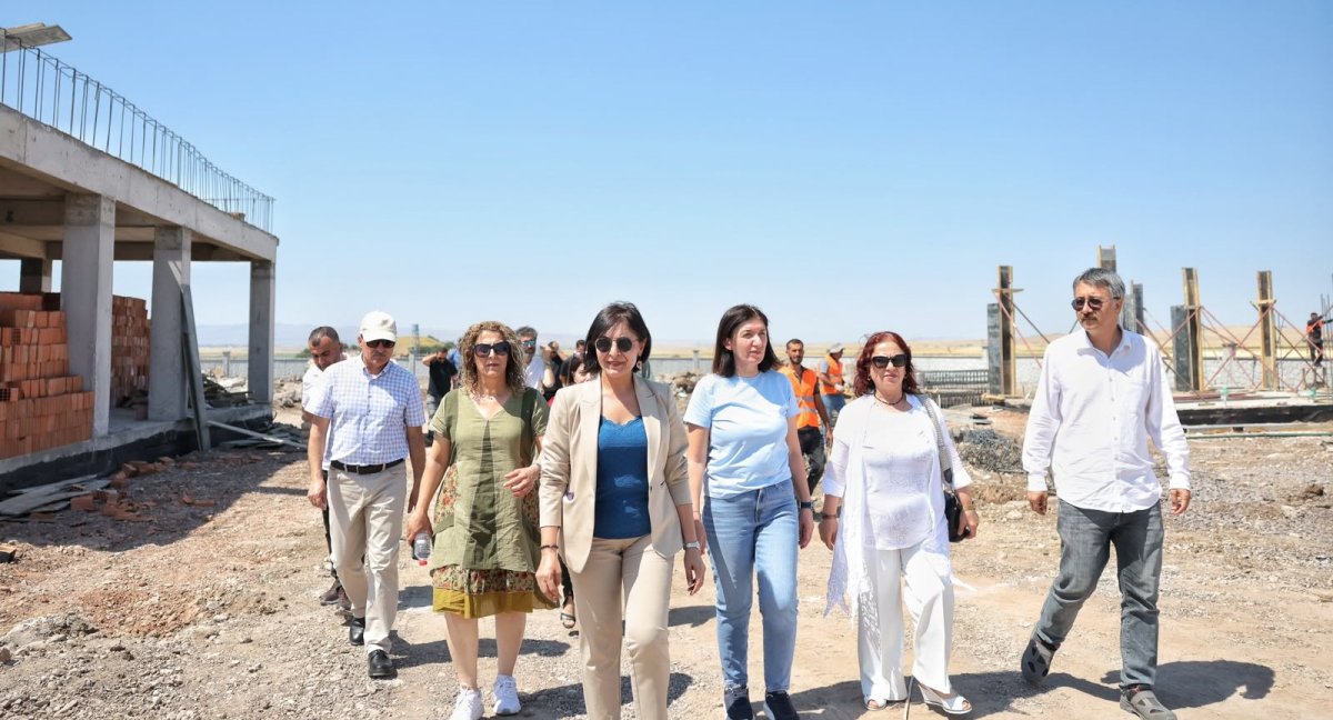 Berivan Gülşen Sincar Sokak Hayvanları İçin Yaşam Hakkına Saygılı Bir Merkez İnşa Ediyoruz