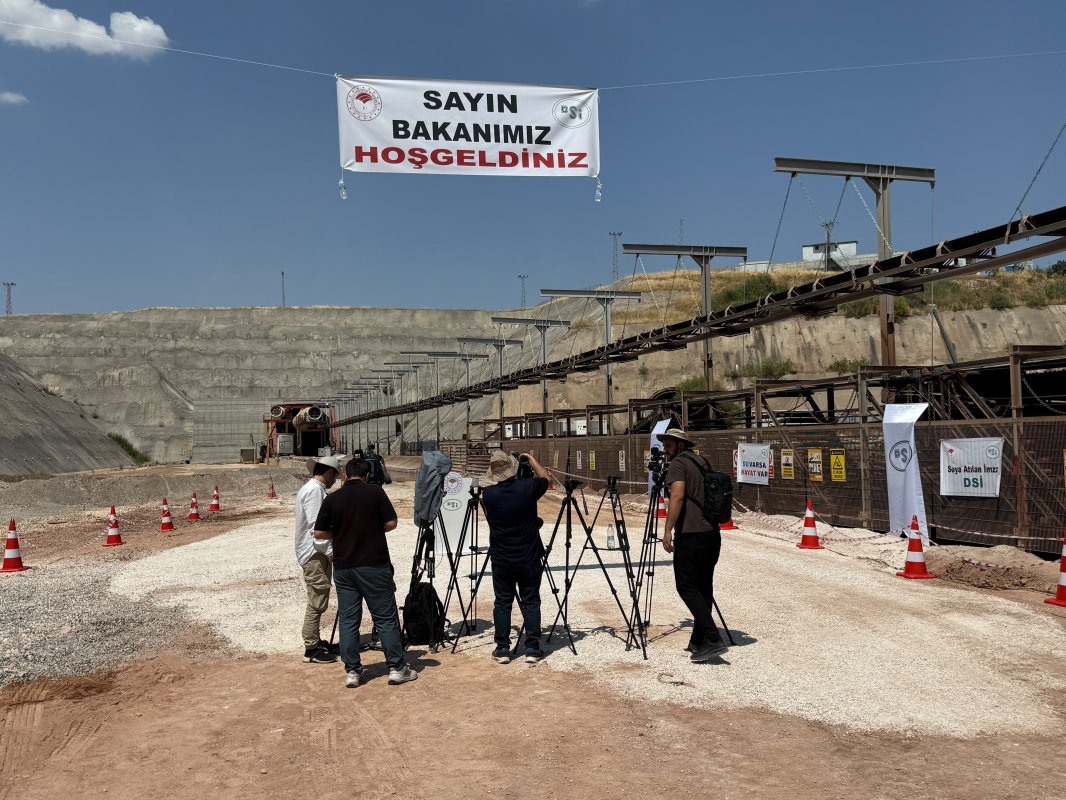 Diyarbakır’da Bakan Programı Öncesi Gazetecilerin Çalışma Koşulları Gündemde