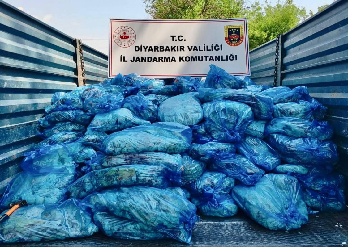 Diyarbakır’da Araçtan 3 Ton Sağlıksız Hayvansal İç Yağ Çıktı