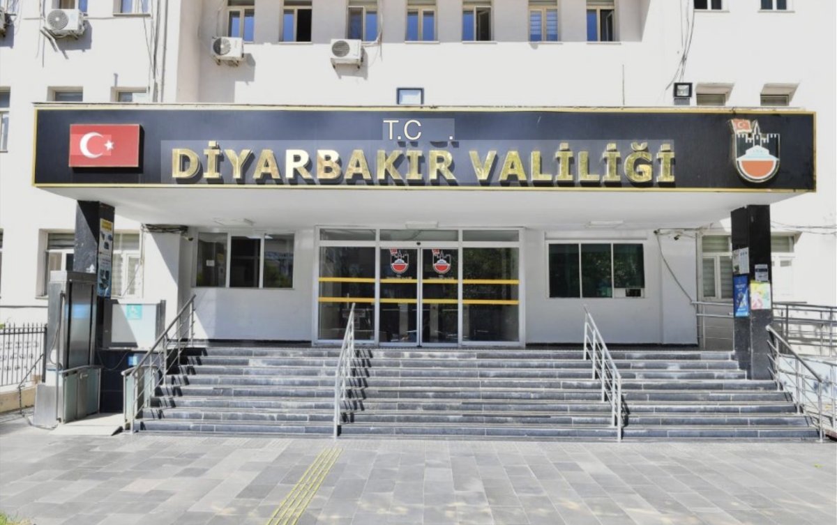 Diyarbakır Valiliği’nden Poster Açıklaması 4 Şüpheli Gözaltına Alındı