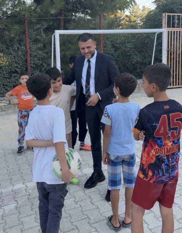 Fırat Seydaoğlu’ndan Eğil’de Öğrencilere Eğitim Desteği