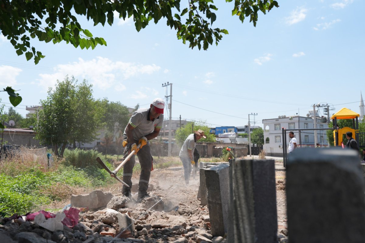Bağıvar Mahallesi'nde Çocuklar İçin Modern Oyun Alanı Hizmete Açıldı
