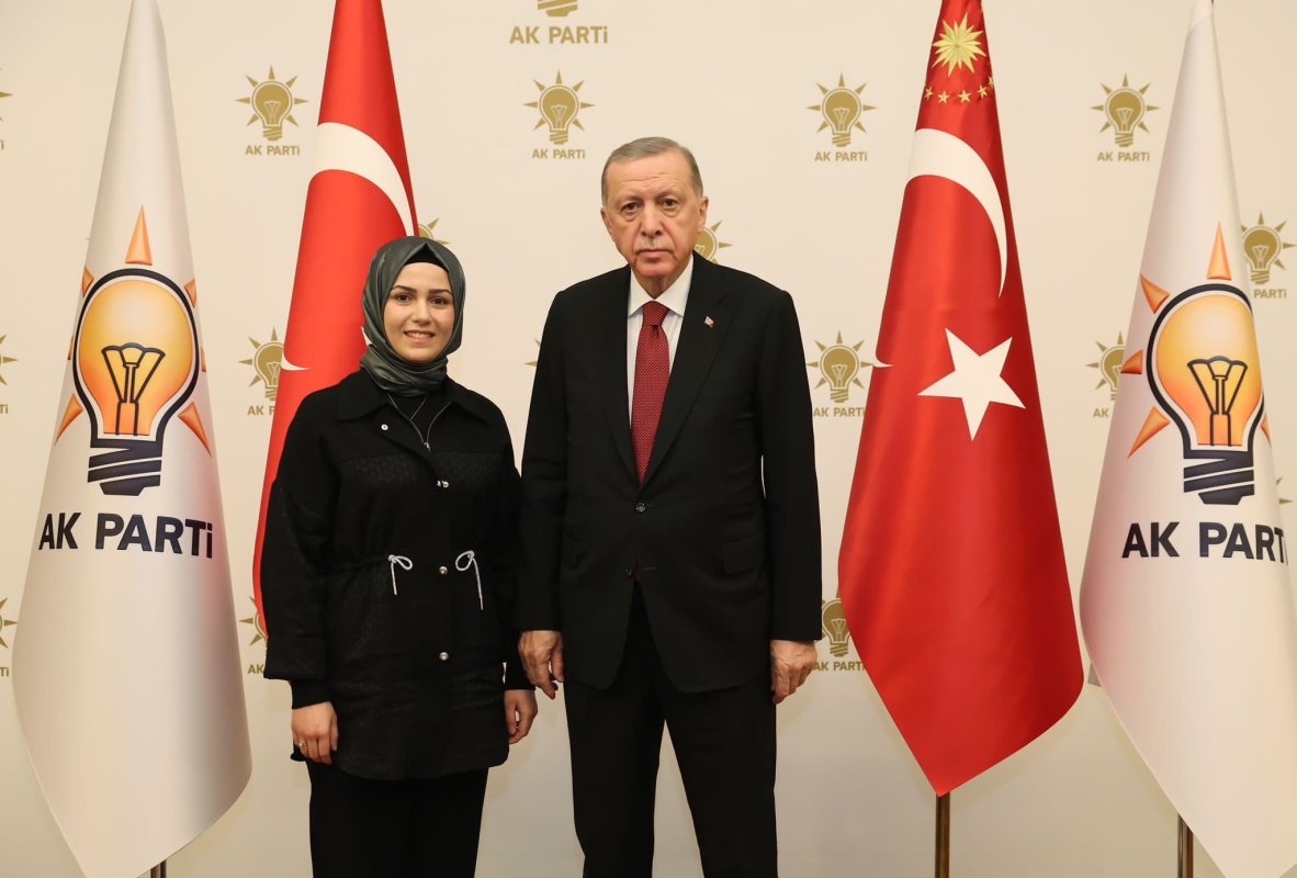AK Parti Diyarbakır İl Kadın Kolları Başkanı Mervenur Seyit Beşe Görevini Devrediyor