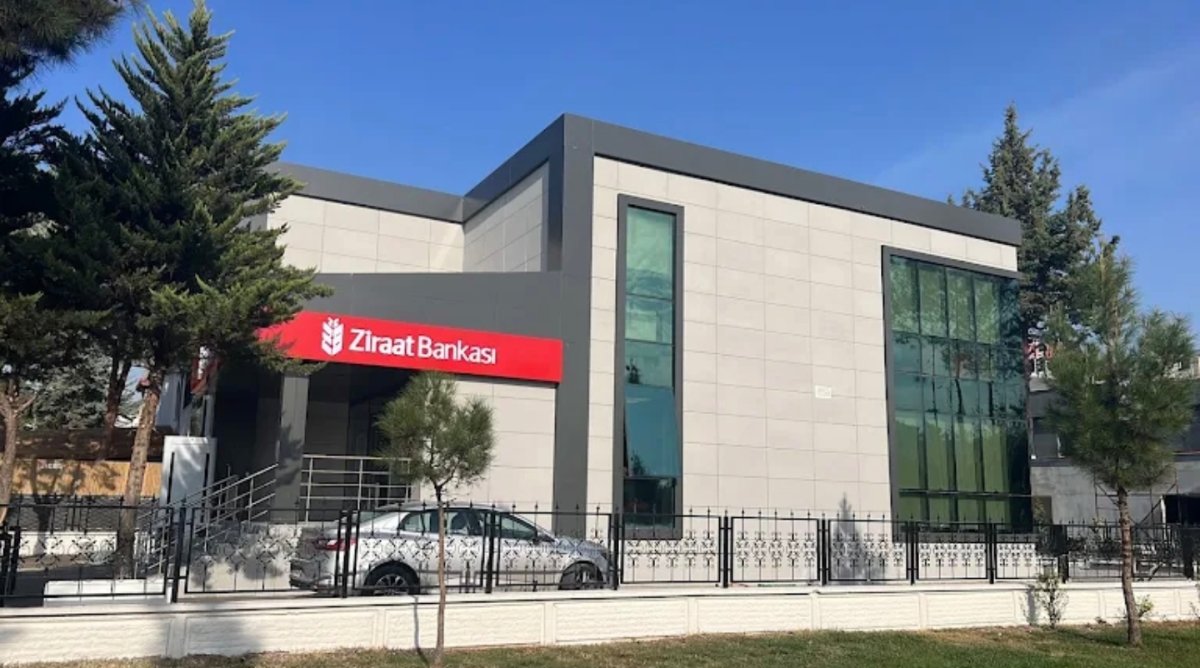 Diyarbakırda Ziraat Bankası Önünde Hareketli Saatler