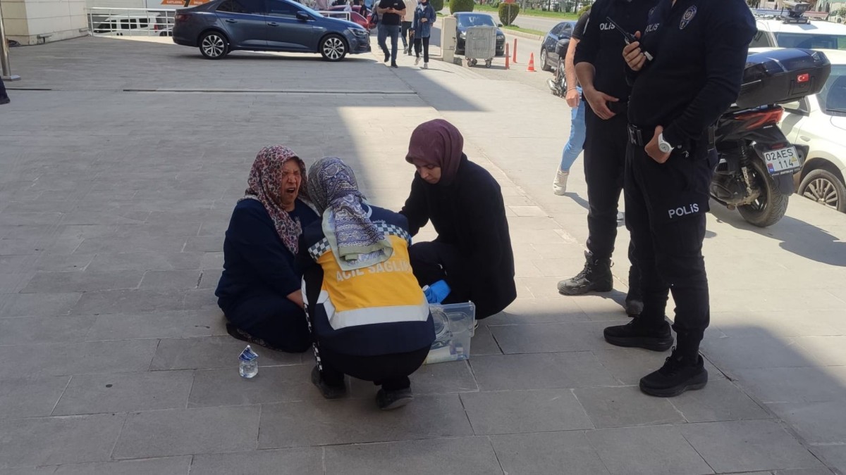Adıyaman’da depremzede kadın hak mahrumiyeti iddiasıyla eylem yaptı  - Videolu Haber