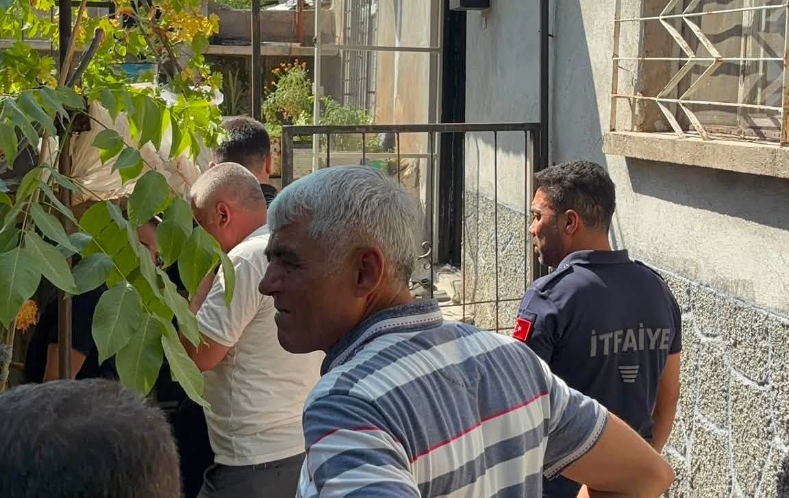 Besni’de haber alınamayan şahıs evinde ölü bulundu  - Videolu Haber