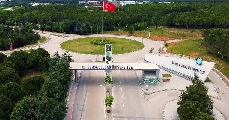Melike Şahin’den Unutulmaz Performans: Sahne Şovuyla Büyüledi