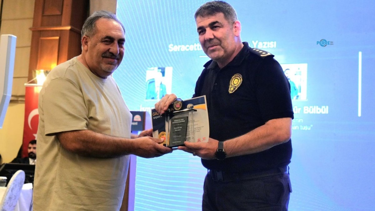 Celil Kocataş'a ‘Bir Sabah Yürüyüşünden...’ yazısıyla ‘Gazetecilik Başarı Ödülü’