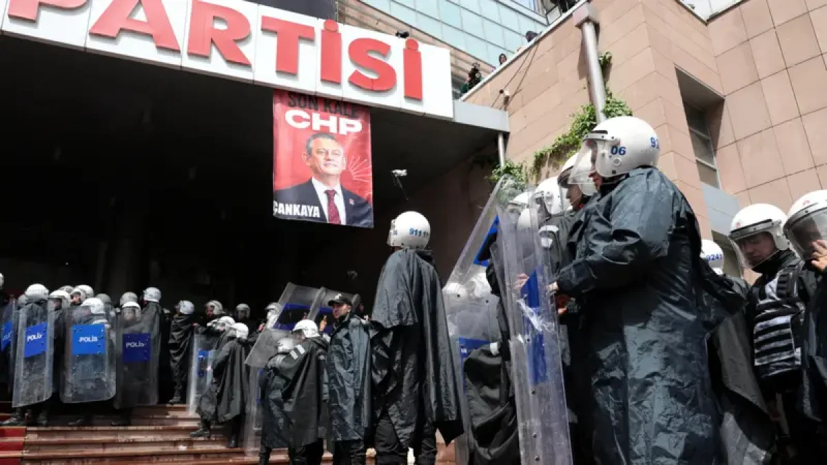 CHP’de Yeni Kriz! Özgür Özel’den Kılıçdaroğlu Cephesine