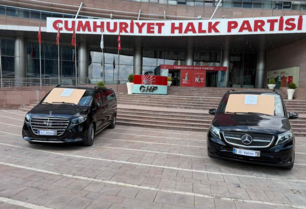 CHP'nin Vip Araçları Satışta 