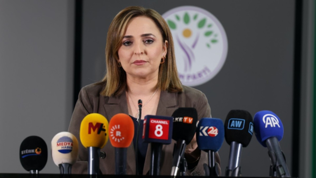 DEM Parti’den Kök Yasa çağrısı: Süreç hukuki zeminde güvence altına alınmalı