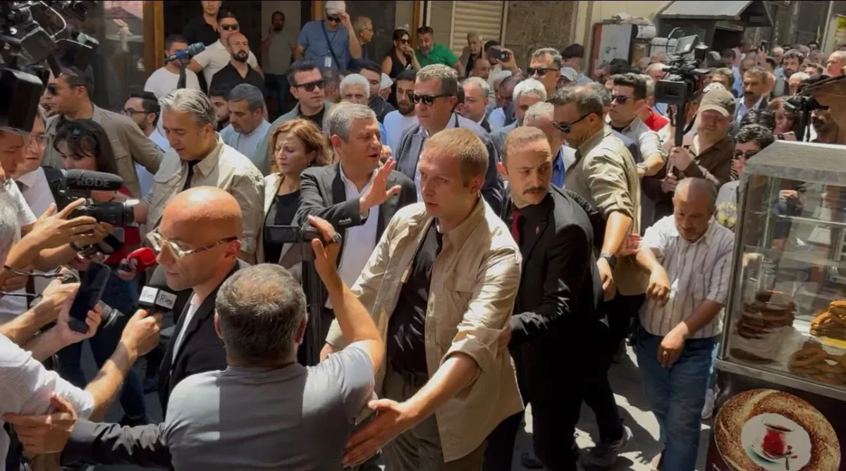 Özgür Özel'den Diyarbakır'da Barış ve Demokrasi Mesajı: 