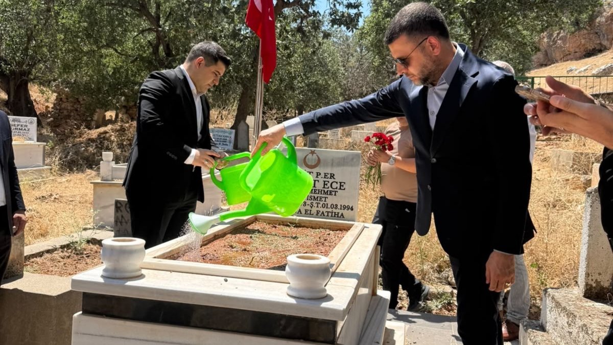 Eğil Belediye Başkanı Fırat Seydaoğlu'ndan 3 Dilde 15 Temmuz Mesajı