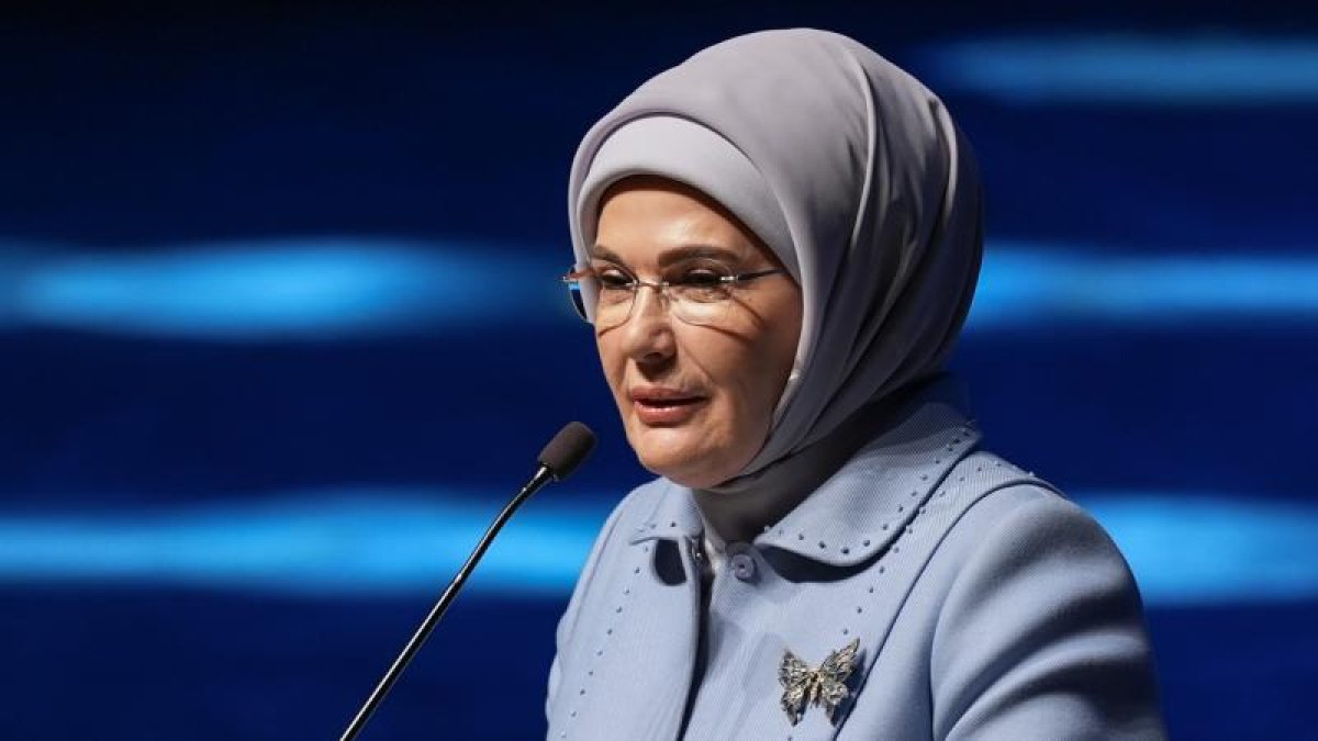 Emine Erdoğan“İstanbul’un fethi, yalnızca bir şehrin değil, bir medeniyet anlayışının zaferidir”