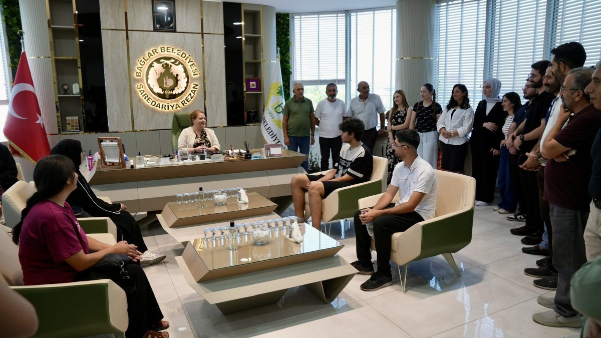 Bağlar’da Üniversite Heyecanı Yaşayan Gençler Leyla Ayaz’la Buluştu