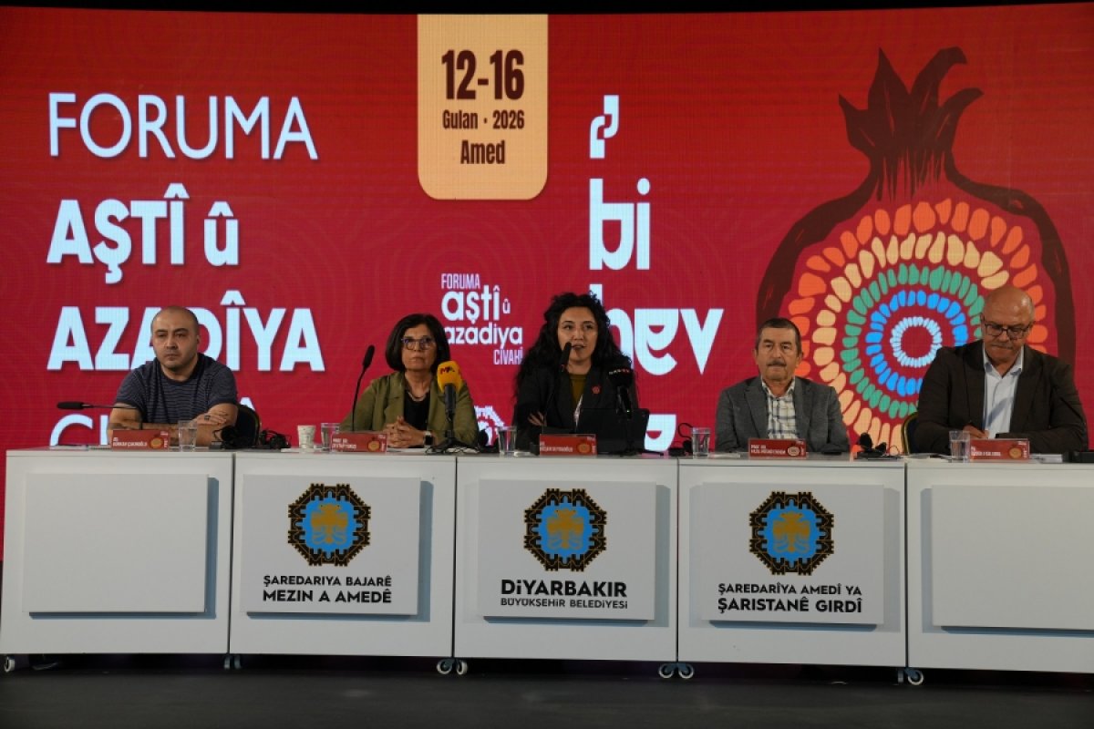 Diyarbakır’da “Barışın Hukuki Zemini” Paneli: “Kalıcı Barış İçin Toplumsal Uzlaşı Şart”