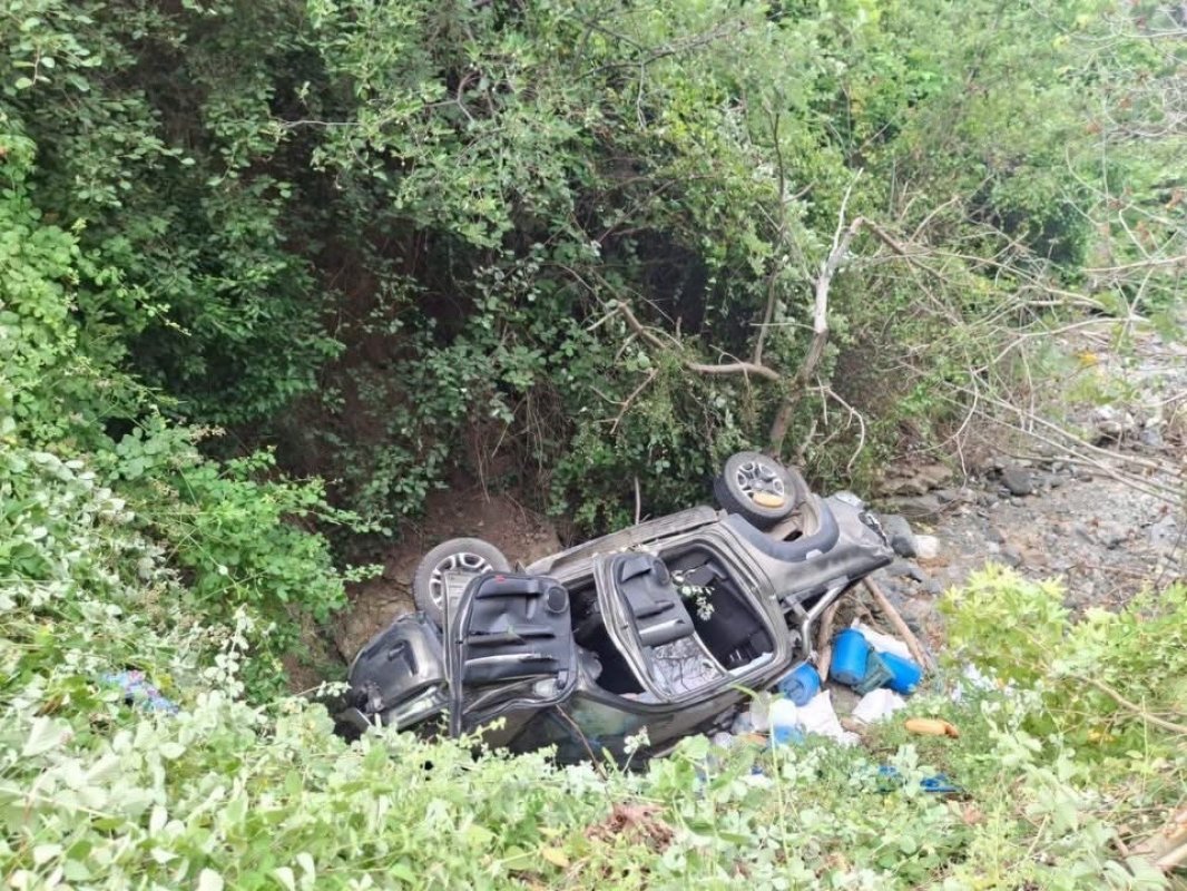 Otomobille Çarpışan Hafif Ticari Araç Dereye Uçtu: Hatay'da 7 Kişi Yaralandı