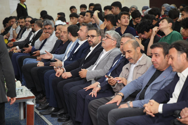 Gazze İçin 6 Dilde Şiir Dinletisiyle Dayanışma Mesajı