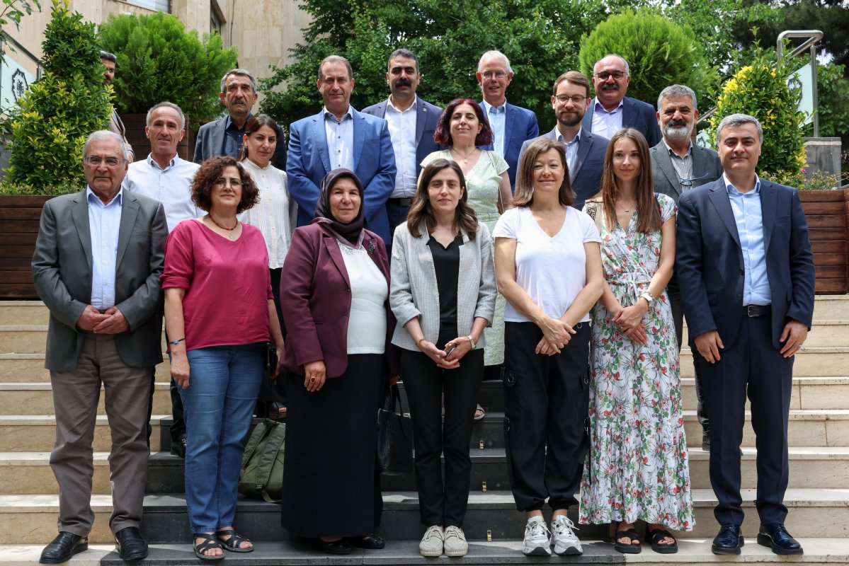 AKPM Heyeti Diyarbakır’da Kayyım Atanan Belediyelerle Görüştü