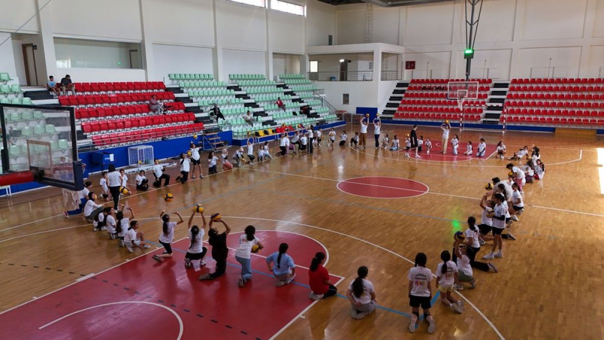 Diyarbakır'da Yaz Spor Okullarına Büyük İlgi 8 Bin 377 Çocuk Ücretsiz Eğitim Alıyor