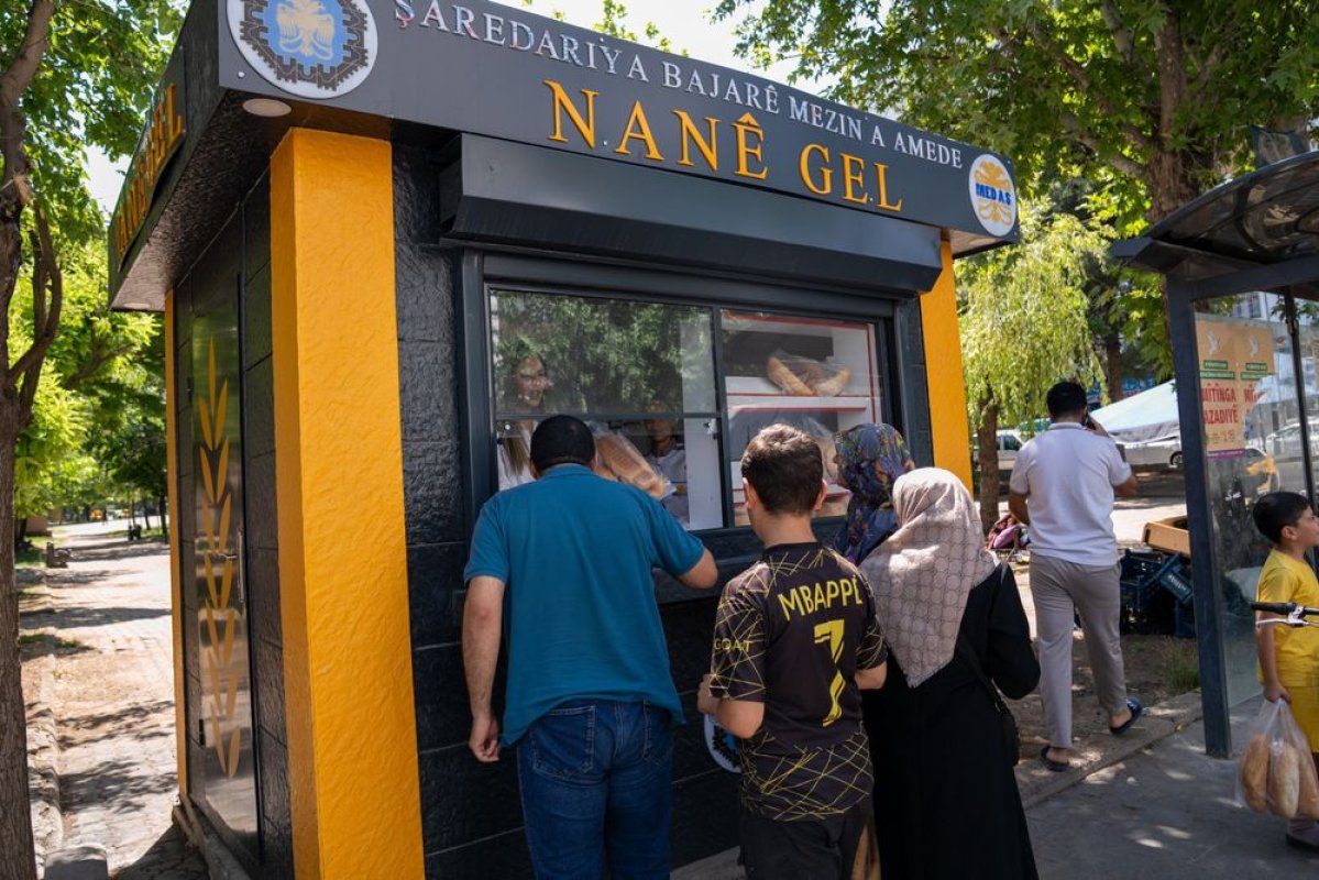 Halk Ekmek Fabrikası İlk Üretimini Tamamladı İlk Ekmekler Yurttaşlarla Buluştu
