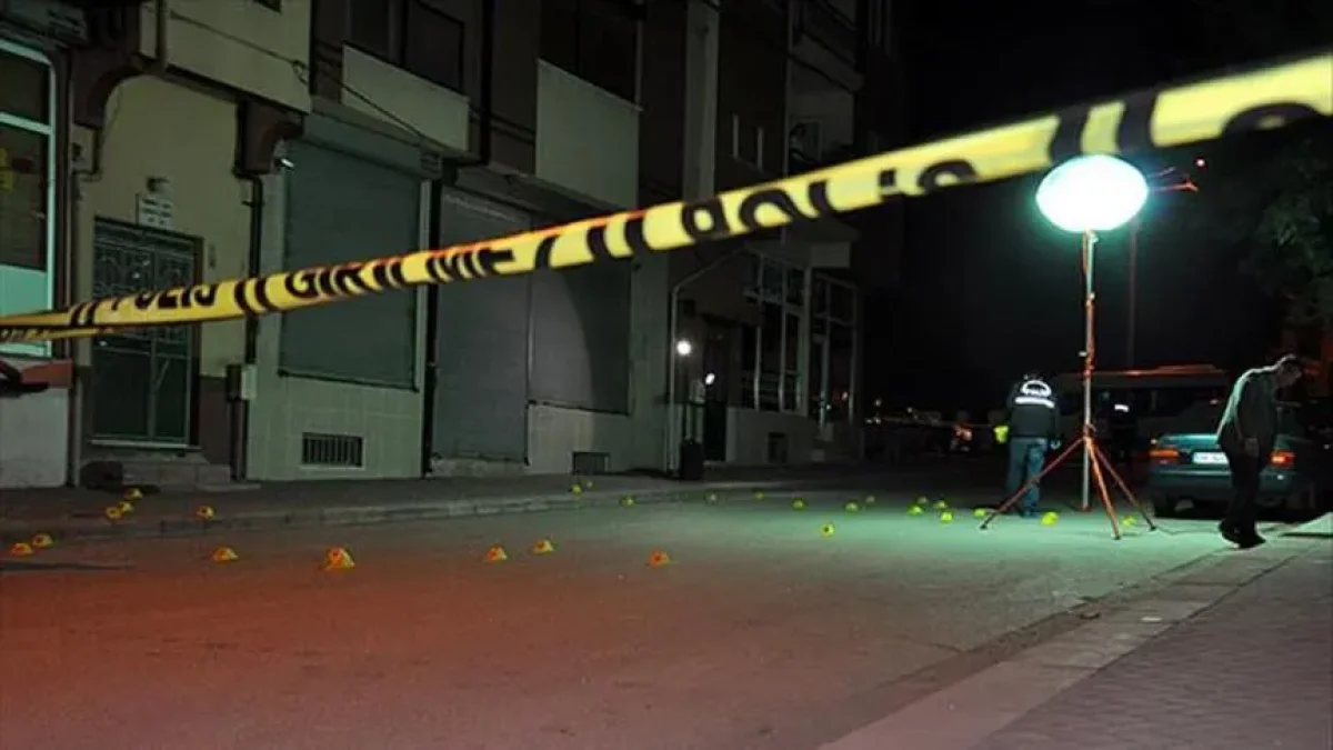 Gece Yarısı Esenyurt Karıştı! Sokak Ortasında Sopalı Kavga Kamerada