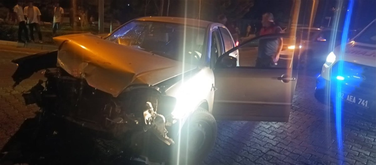Otomobillerin karıştığı trafik kazasında 3 kişi yaralandı