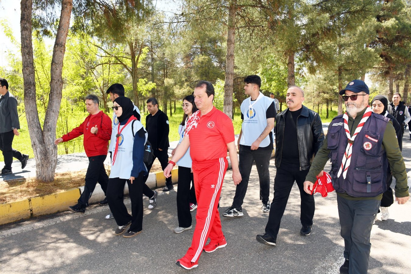 Rektör Eronat Öğrencilerle Doğa Yürüyüşü Ve Bisiklet Turunda Buluştu