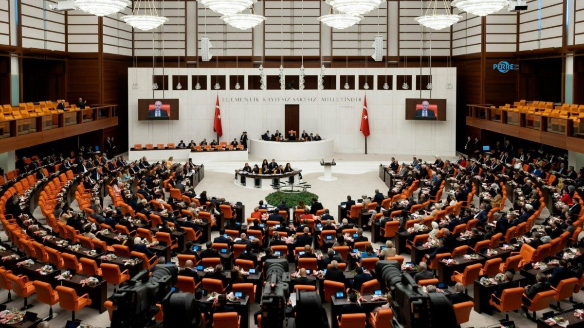 TBMM'de öğrenci affı görüşmesi: Eski aflardan yararlananlara yeniden üniversite yolu açılıyor.