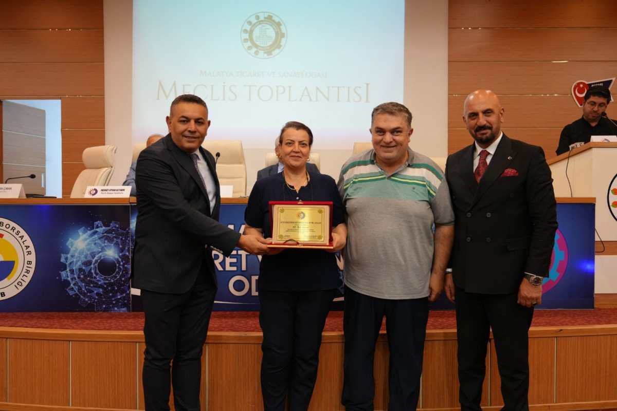 TSO'nun üyelerine vefa plaketi takdimi devam ediyor