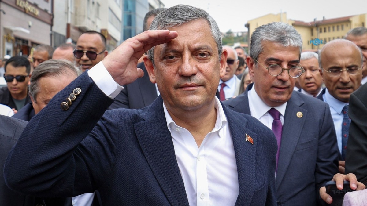 YENİ Parti’de ilk gün: Manisa Milletvekili Özgür Özel oy birliğiyle genel başkan seçildi  - Videolu Haber